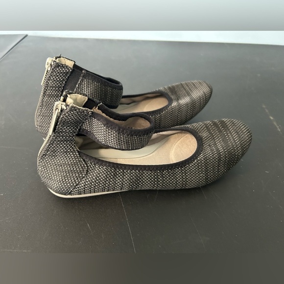 Aerosoles Spin Class Flat  Women's Ballet Flat With Ankle Strap Size 9 - Picture 1 of 7